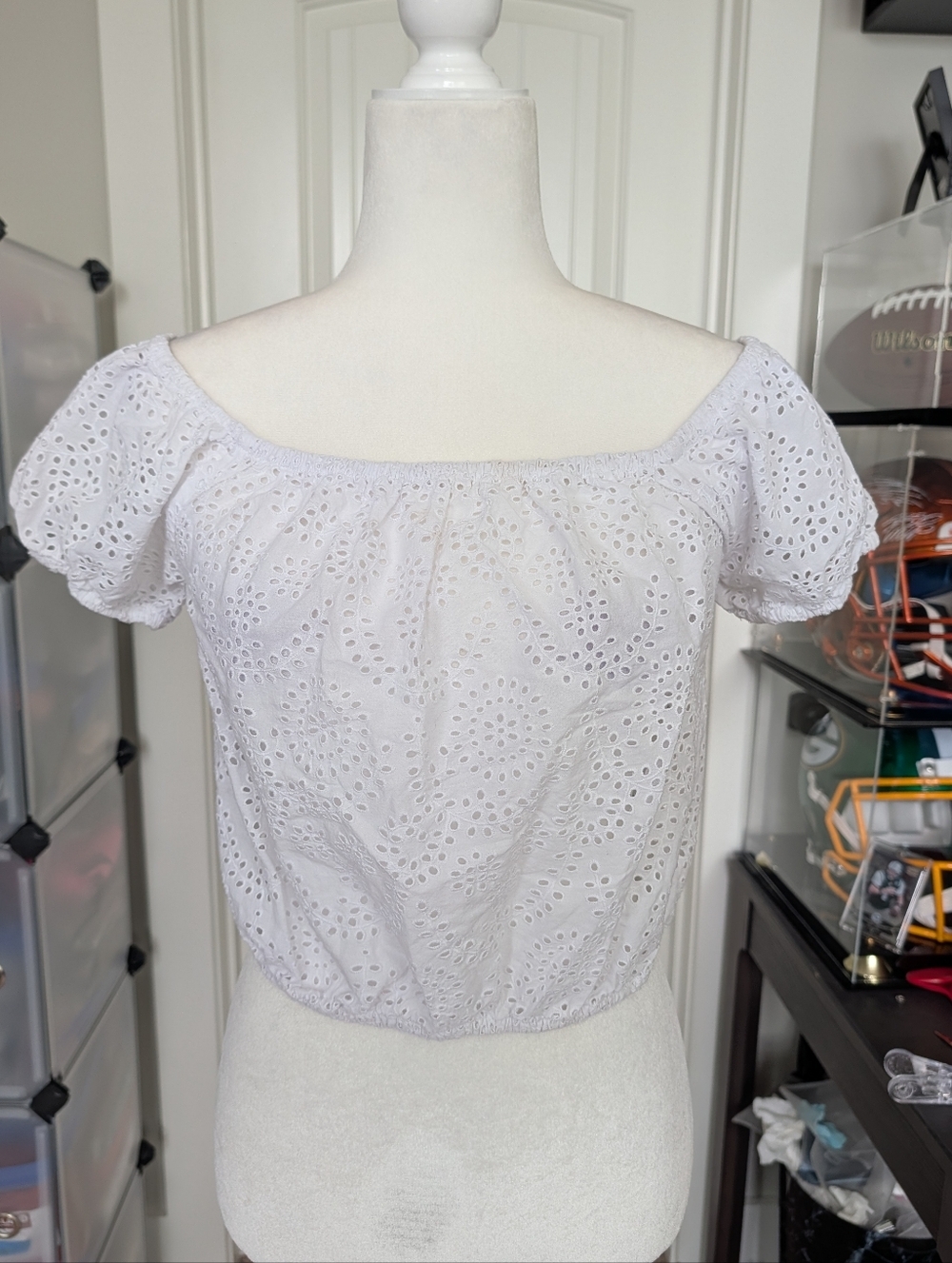 American Eagle Womens White Off Shoulder Eyelet Crop Top Size Small - Picture 4 of 9